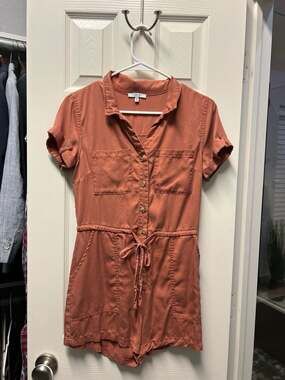 IRIS Women's Short Sleeve Button Front Utility Romper in Rust